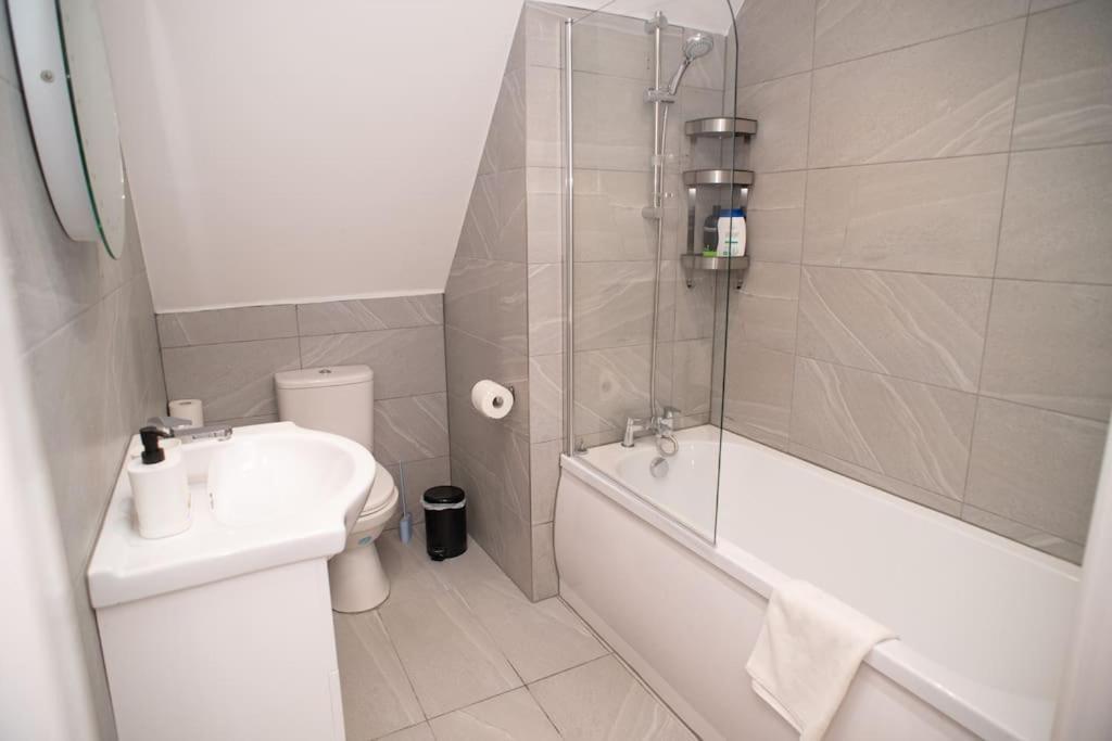 Rosey Lodge -1Bedroom Cousy Flat - Parking, Netflix, Wifi - Close To Blenheim Palace & Oxford - F5 Кідлінґтон Екстер'єр фото