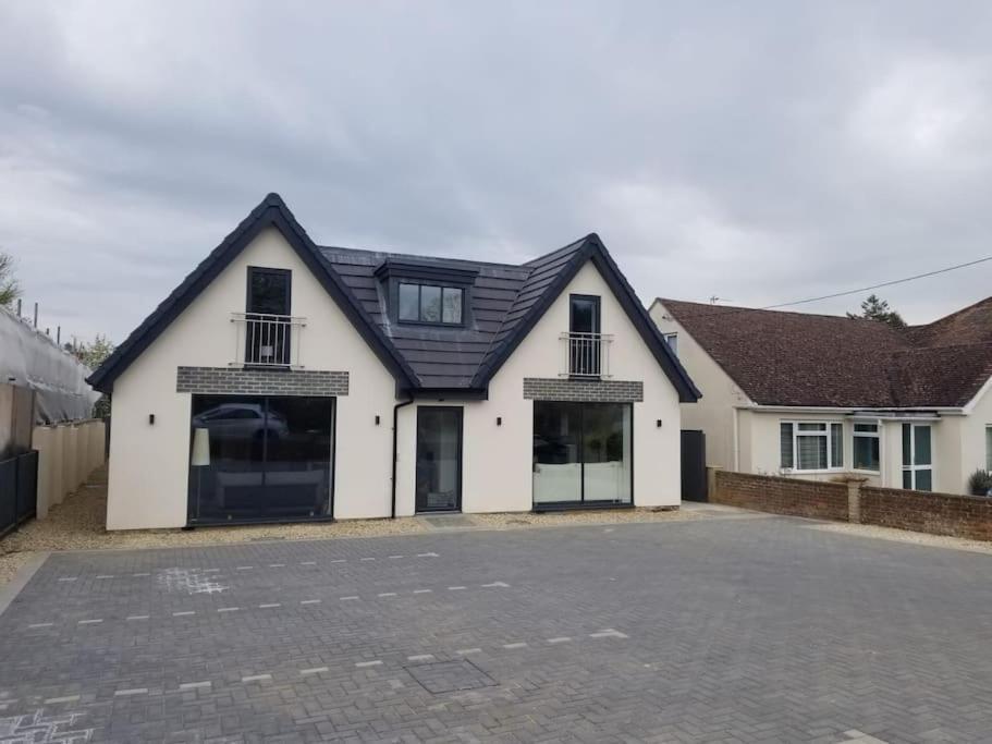 Rosey Lodge -1Bedroom Cousy Flat - Parking, Netflix, Wifi - Close To Blenheim Palace & Oxford - F5 Кідлінґтон Екстер'єр фото