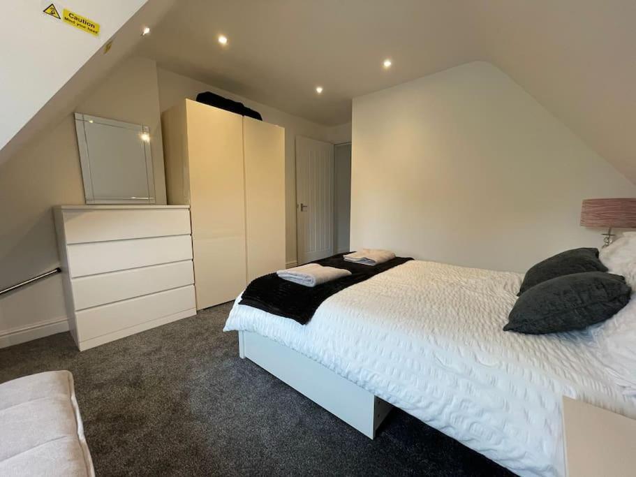 Rosey Lodge -1Bedroom Cousy Flat - Parking, Netflix, Wifi - Close To Blenheim Palace & Oxford - F5 Кідлінґтон Екстер'єр фото