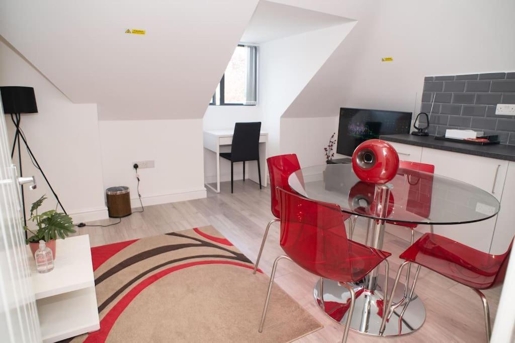 Rosey Lodge -1Bedroom Cousy Flat - Parking, Netflix, Wifi - Close To Blenheim Palace & Oxford - F5 Кідлінґтон Екстер'єр фото