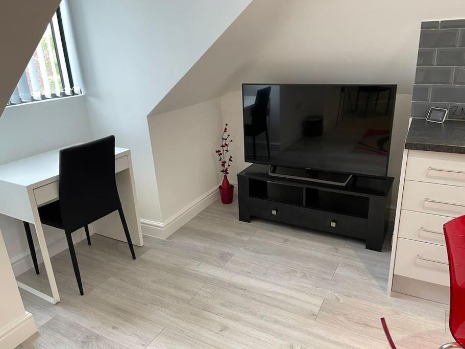 Rosey Lodge -1Bedroom Cousy Flat - Parking, Netflix, Wifi - Close To Blenheim Palace & Oxford - F5 Кідлінґтон Екстер'єр фото