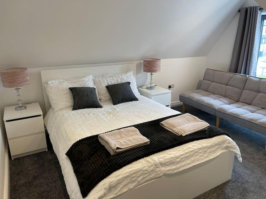 Rosey Lodge -1Bedroom Cousy Flat - Parking, Netflix, Wifi - Close To Blenheim Palace & Oxford - F5 Кідлінґтон Екстер'єр фото