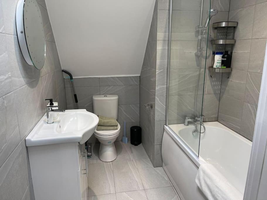 Rosey Lodge -1Bedroom Cousy Flat - Parking, Netflix, Wifi - Close To Blenheim Palace & Oxford - F5 Кідлінґтон Екстер'єр фото